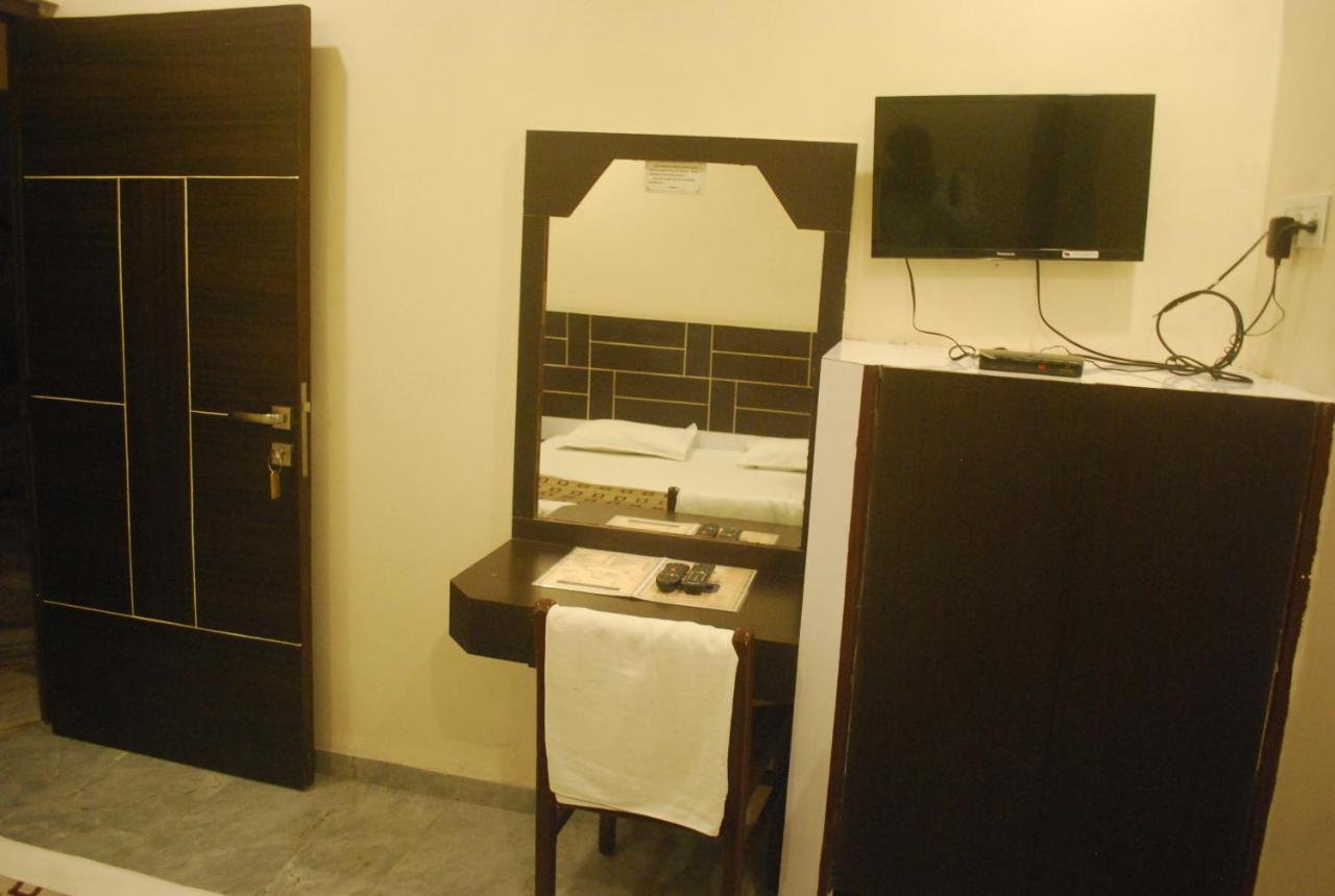 Hotel New Sunder Indore Bagian luar foto