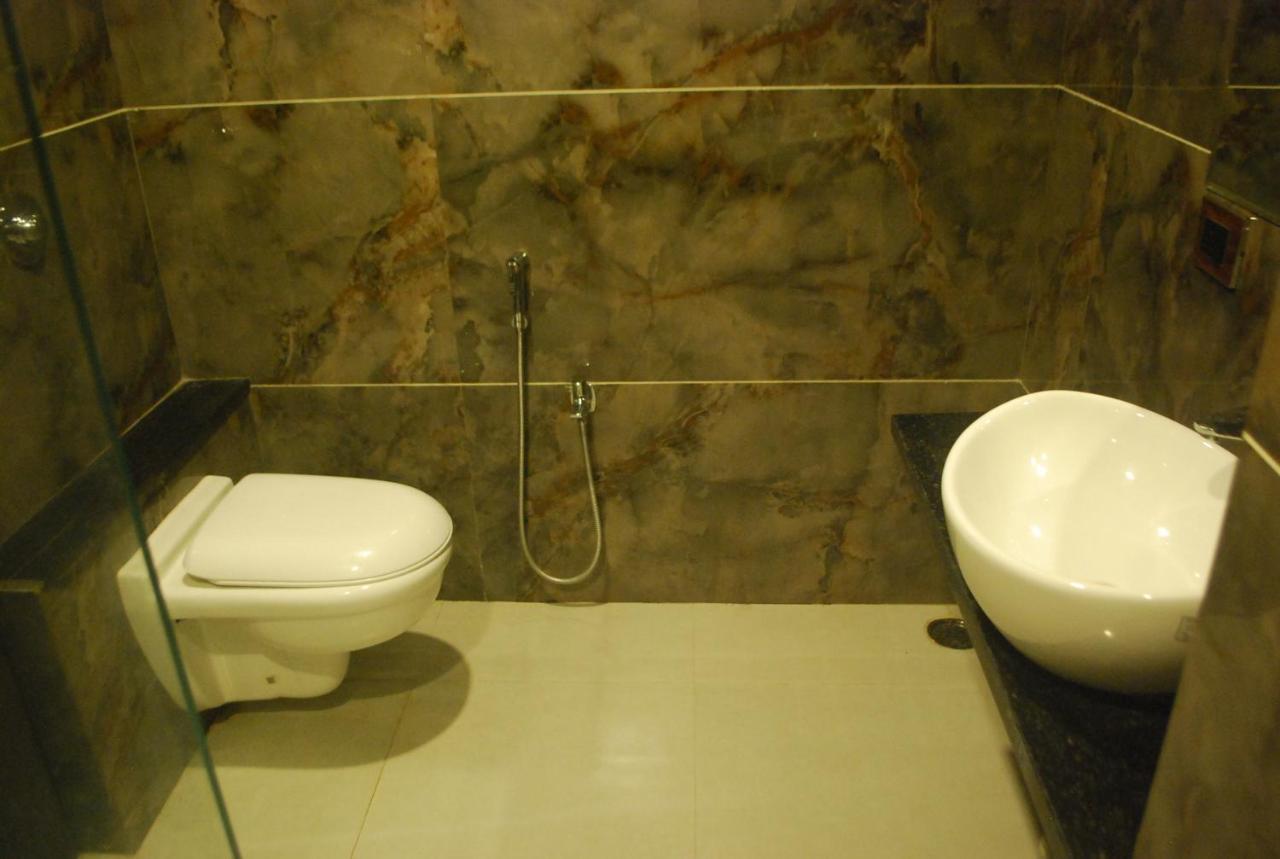 Hotel New Sunder Indore Bagian luar foto