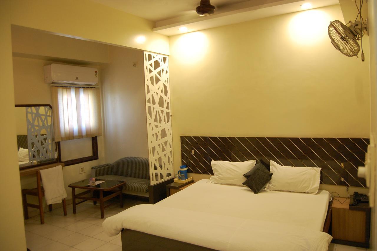 Hotel New Sunder Indore Bagian luar foto